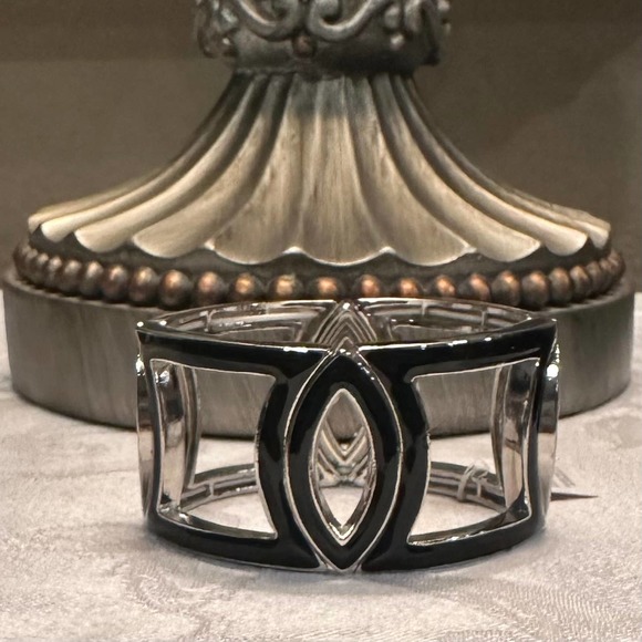 Jet Black Enamel Inlay & Silver Tone Stretch Bracelet - Picture 1 of 11